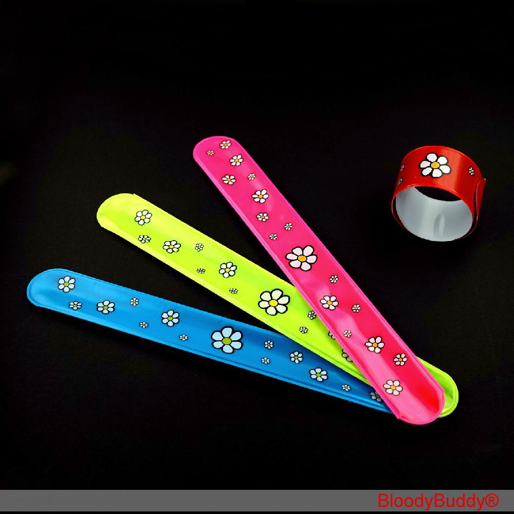 Schnapp-Armbänder mit Blumen